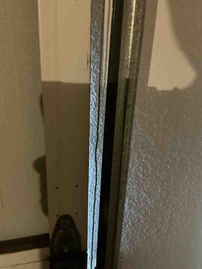 High tension aircraft cables attached to bottom brackets