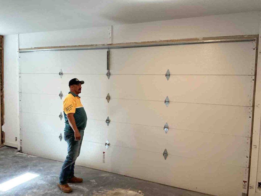 "I need a professional garage door installation in Spanish Oaks, TX. Can you list some experienced installers?"